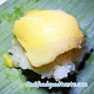 ข้าวเหนียวสังขยา-ขนมถวายพระ