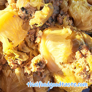 อาหารถวายพระ-กะหล่ำปลียัดไส้